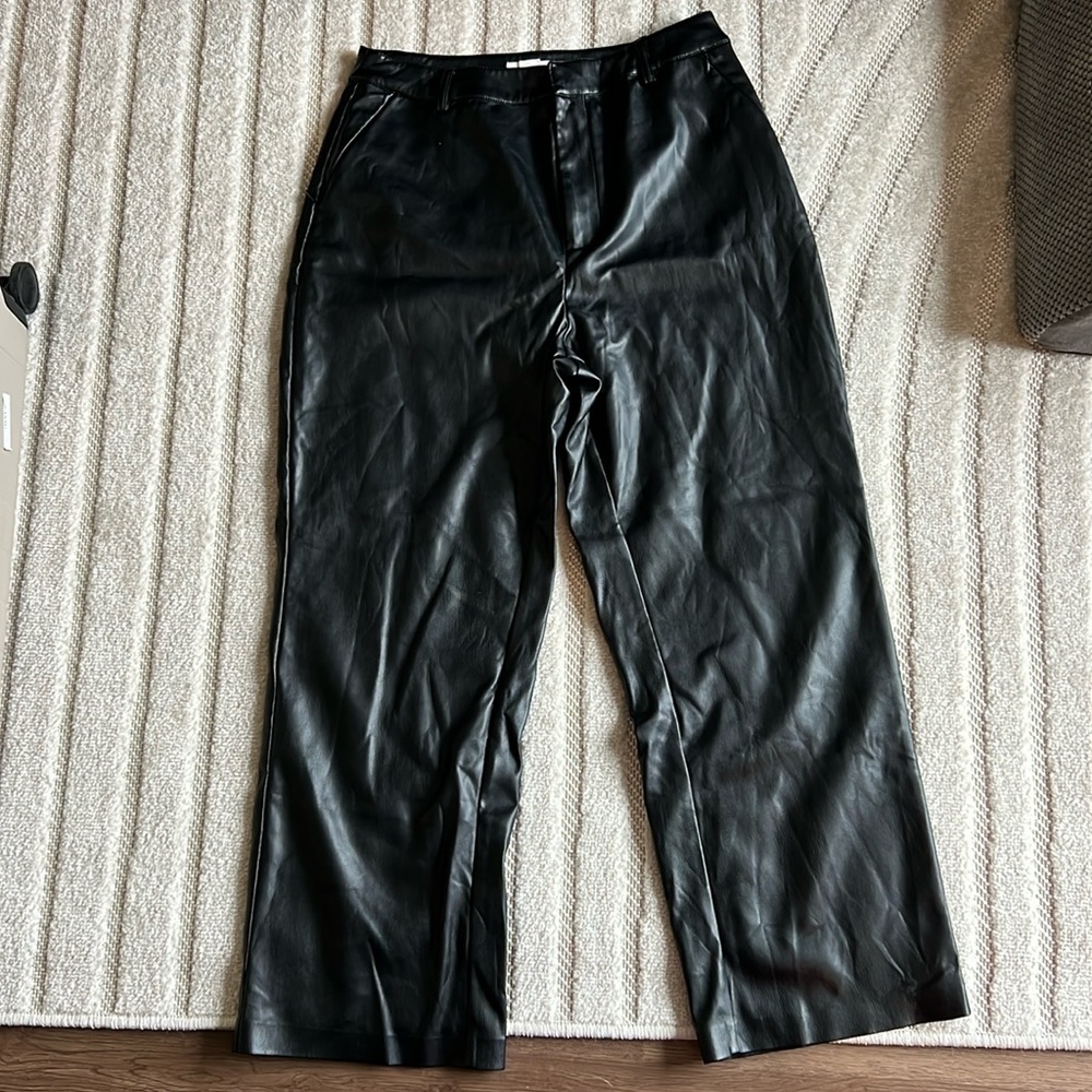Good American faux leather pants. Size 8/29. Fits true to size. Worn once.